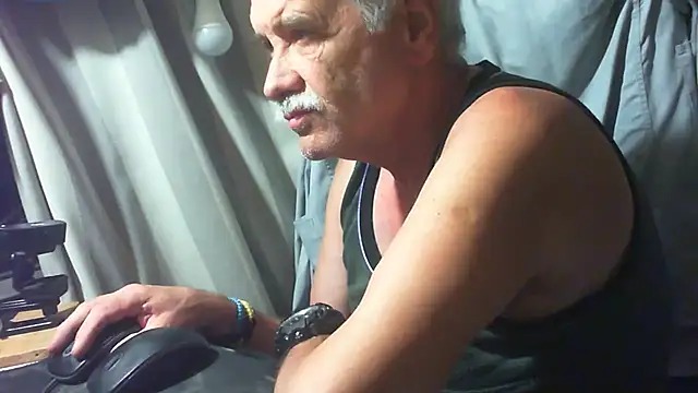 Snapshot of nonnomaturobisex chatting on 09/15/25, 04:40 nonnomaturobisex online show from 09/15/25, 04:40