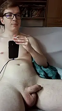 Snapshot of peti_19 chatting on 03/28/26, 06:02 peti 19 online show from 03/28/26, 06:02