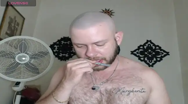 Snapshot of TONY_WHITE_7 chatting on 12/05/24, 01:14 TONY WHITE 7 online show from 12/05/24, 01:14