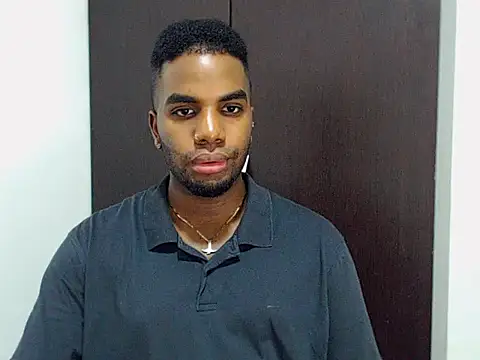 Snapshot of Rene_hotman chatting on 11/04/25, 08:19 Rene hotman online show from 11/04/25, 08:19