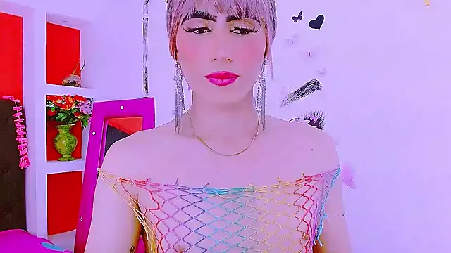 Snapshot of priscilahotker chatting on 02/17/25, 05:14 priscilahotker online show from 02/17/25, 05:14