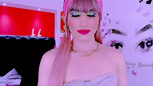 Snapshot of priscilahotker chatting on 03/17/25, 01:18 priscilahotker online show from 03/17/25, 01:18