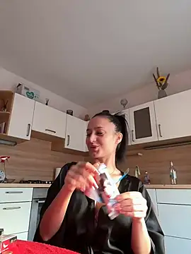 Snapshot of Zeyna1 chatting on 01/17/25, 02:28 Zeyna1 online show from 01/17/25, 02:28