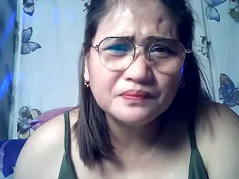 Snapshot of Amazing_Angel22 chatting on 03/27/26, 02:39 Amazing Angel22 online show from 03/27/26, 02:39