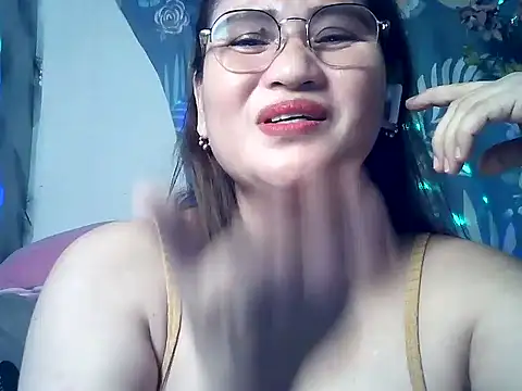 Snapshot of Amazing_Angel22 chatting on 04/12/26, 05:07 Amazing Angel22 online show from 04/12/26, 05:07