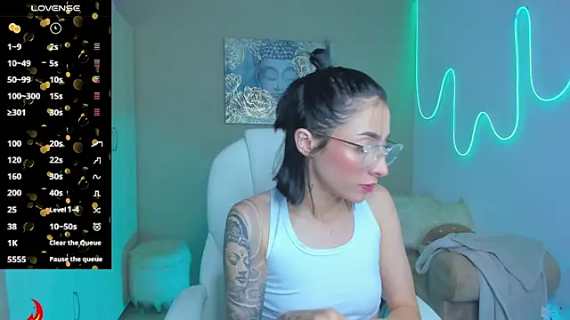 Snapshot of barbie_scoth_ chatting on 09/28/25, 01:44 barbie scoth online show from 09/28/25, 01:44