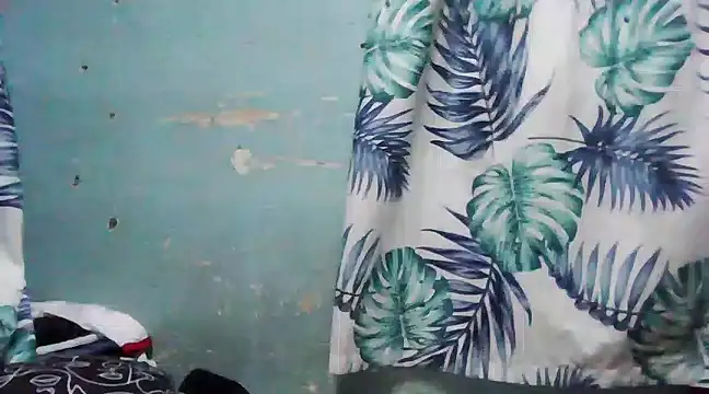 Snapshot of Silly_Girl21 chatting on 02/24/25, 12:48 Silly Girl21 online show from 02/24/25, 12:48