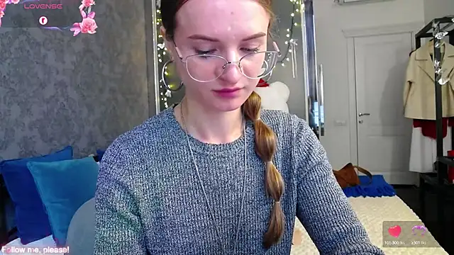 KateJonson online show from 09/29/25, 10:53