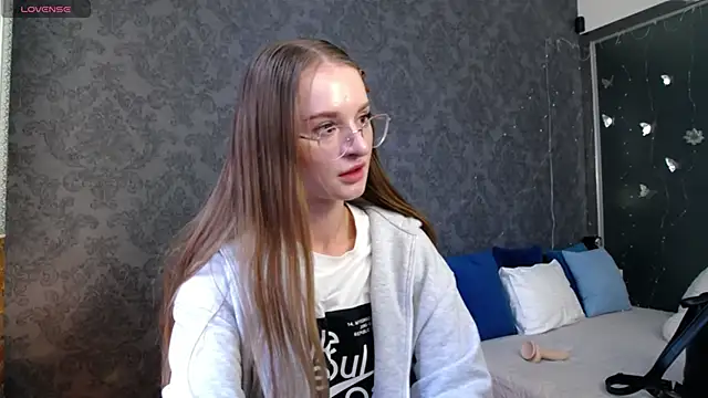 Snapshot of KateJonson chatting on 04/01/26, 01:23 KateJonson online show from 04/01/26, 01:23