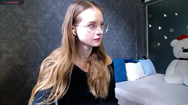 Snapshot of KateJonson chatting on 04/03/26, 06:55 KateJonson online show from 04/03/26, 06:55