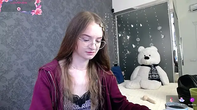 Snapshot of KateJonson chatting on 06/12/26, 06:56 KateJonson online show from 06/12/26, 06:56