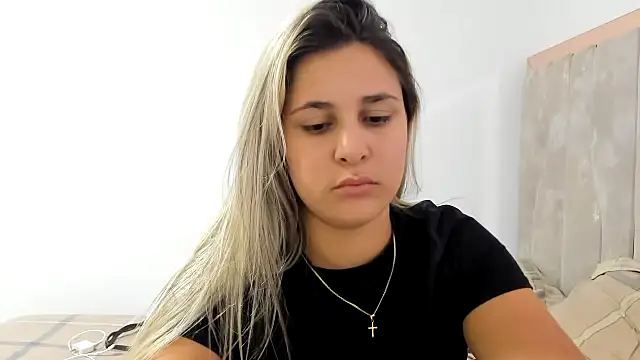 Snapshot of Lana_Sofia1 chatting on 09/19/25, 10:43 Lana Sofia1 online show from 09/19/25, 10:43