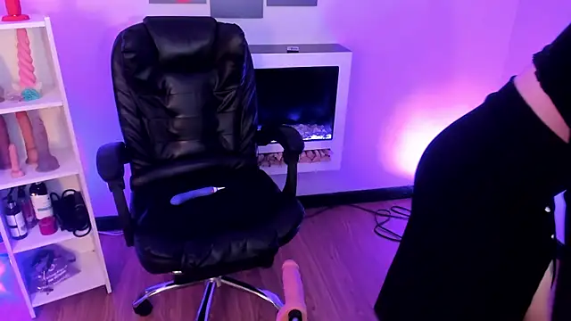 Snapshot of _asami_chieko_ chatting on 01/17/25, 09:06 asami chieko online show from 01/17/25, 09:06