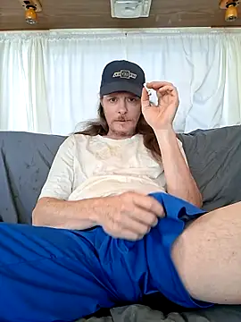 Snapshot of truckerlove69 chatting on 04/21/26, 03:39 truckerlove69 online show from 04/21/26, 03:39