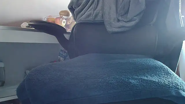 suedel65 online show from 03/20/25, 07:14