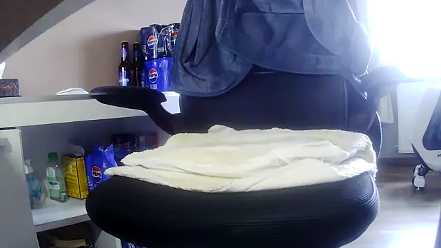 suedel65 online show from 02/05/26, 02:33