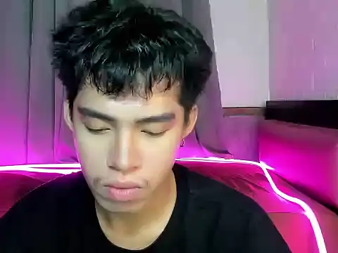 Snapshot of Lightjt04 chatting on 10/06/25, 07:44 Lightjt04 online show from 10/06/25, 07:44