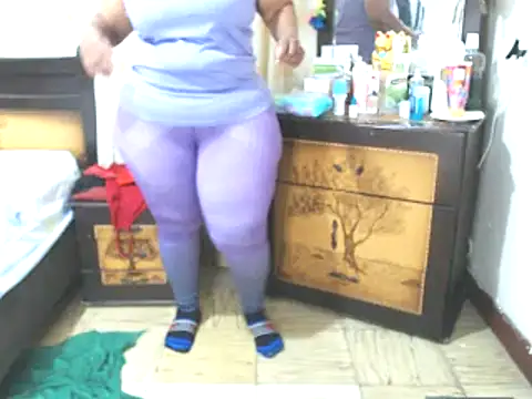 Snapshot of Yayis-hot-sexyw chatting on 12/22/24, 05:01 Yayis-hot-sexyw online show from 12/22/24, 05:01