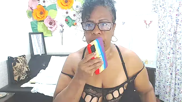 Snapshot of Yayis-hot-sexyw chatting on 02/23/25, 06:56 Yayis-hot-sexyw online show from 02/23/25, 06:56