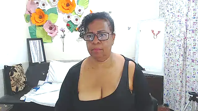 Snapshot of Yayis-hot-sexyw chatting on 03/02/25, 05:12 Yayis-hot-sexyw online show from 03/02/25, 05:12