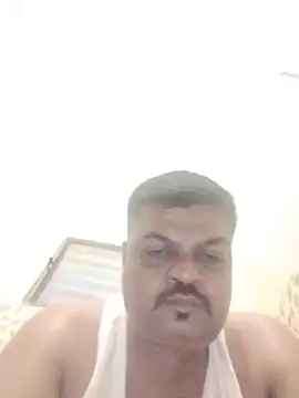 Snapshot of Desi_Londa_143 chatting on 06/19/26, 12:15 Desi Londa 143 online show from 06/19/26, 12:15