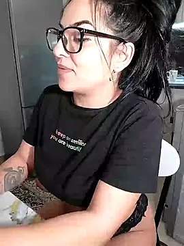 Snapshot of hot-babygirl chatting on 02/05/25, 01:04 hot-babygirl online show from 02/05/25, 01:04