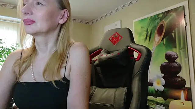 HotLana69 online show from 04/13/26, 04:34