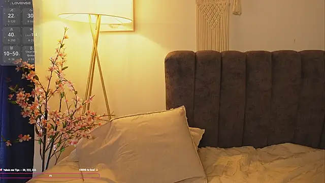 Snapshot of bunnycuteshy chatting on 09/18/25, 02:52 bunnycuteshy online show from 09/18/25, 02:52