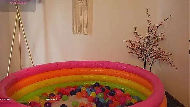 Snapshot of bunnycuteshy chatting on 10/06/25, 02:25 bunnycuteshy online show from 10/06/25, 02:25