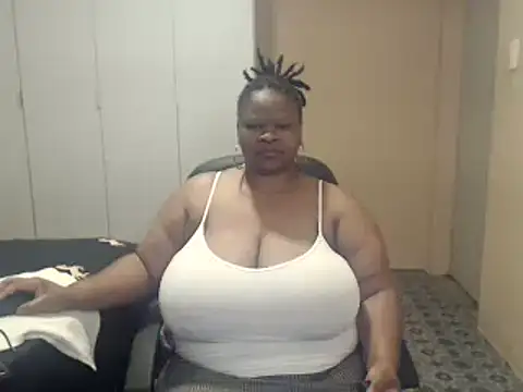 Snapshot of sweetnoziexx chatting on 11/04/25, 05:28 sweetnoziexx online show from 11/04/25, 05:28