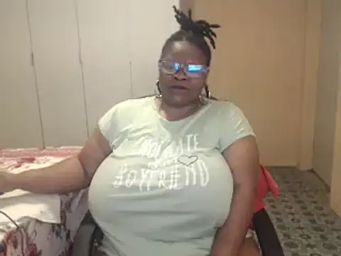 Snapshot of sweetnoziexx chatting on 11/29/25, 05:54 sweetnoziexx online show from 11/29/25, 05:54