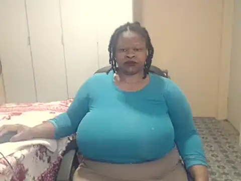 Snapshot of sweetnoziexx chatting on 12/04/25, 03:38 sweetnoziexx online show from 12/04/25, 03:38