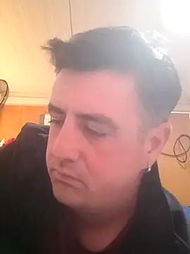 Snapshot of asil1710 chatting on 02/20/25, 10:27 asil1710 online show from 02/20/25, 10:27