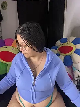 MsConejitaa online show from 11/17/25, 12:49