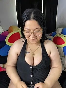Snapshot of MsConejitaa chatting on 06/26/26, 05:06 MsConejitaa online show from 06/26/26, 05:06