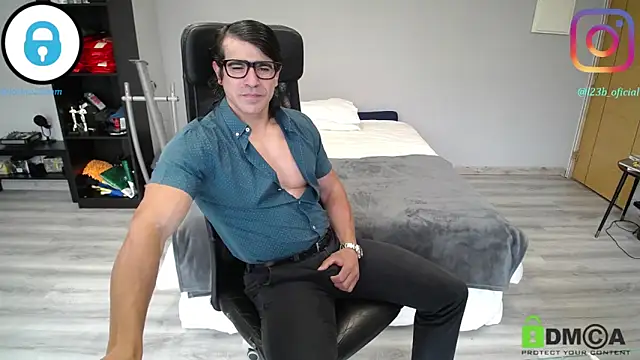 Snapshot of samricci21 chatting on 04/14/26, 10:54 samricci21 online show from 04/14/26, 10:54