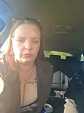 Snapshot of Melissa1994- chatting on 04/28/26, 03:17 Melissa1994- online show from 04/28/26, 03:17