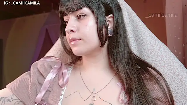 Snapshot of Renooh chatting on 11/02/25, 01:19 Renooh online show from 11/02/25, 01:19