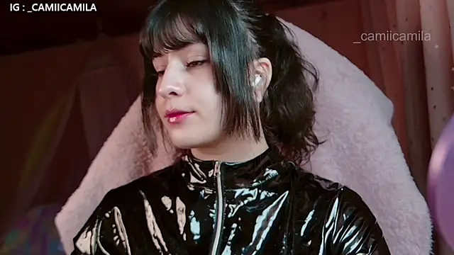 Snapshot of Renooh chatting on 12/01/25, 01:32 Renooh online show from 12/01/25, 01:32