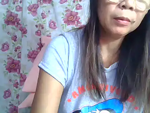 urwife tobe online show from 01/11/25, 09:04