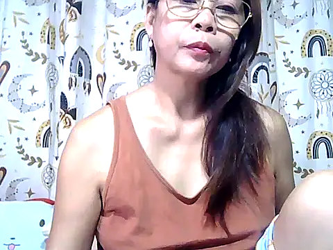 Snapshot of urwife_tobe chatting on 03/26/26, 07:19 urwife tobe online show from 03/26/26, 07:19