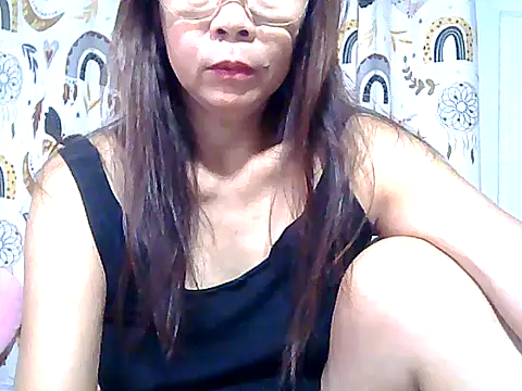 Snapshot of urwife_tobe chatting on 04/14/26, 08:04 urwife tobe online show from 04/14/26, 08:04