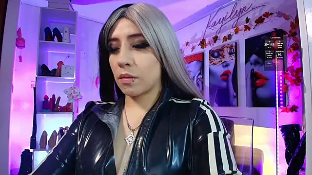 Snapshot of kayilyn chatting on 04/05/26, 12:02 kayilyn online show from 04/05/26, 12:02