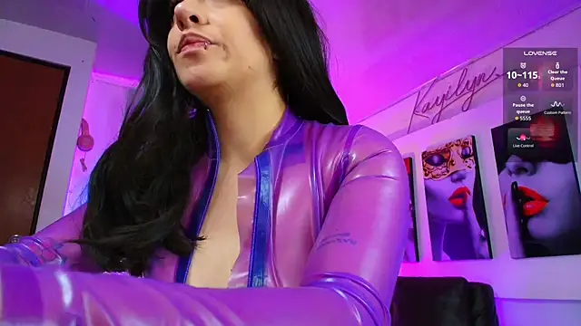 Snapshot of kayilyn chatting on 06/05/26, 12:11 kayilyn online show from 06/05/26, 12:11