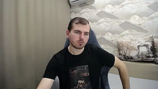 Snapshot of SerzhKorol1 chatting on 12/23/25, 05:49 SerzhKorol1 online show from 12/23/25, 05:49