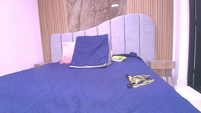 Snapshot of arletmss chatting on 12/20/25, 03:13 arletmss online show from 12/20/25, 03:13