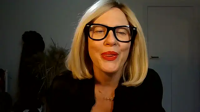 AdeleMILF online show from 12/18/25, 06:14