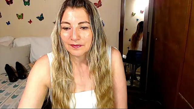 Jolie-Mature online show from 01/15/26, 11:52