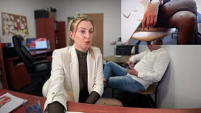 legsLONG online show from 12/17/24, 11:06