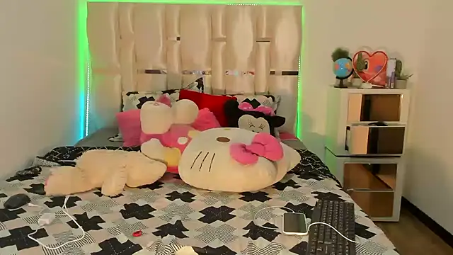 viioolleettaa online show from 12/13/24, 09:30